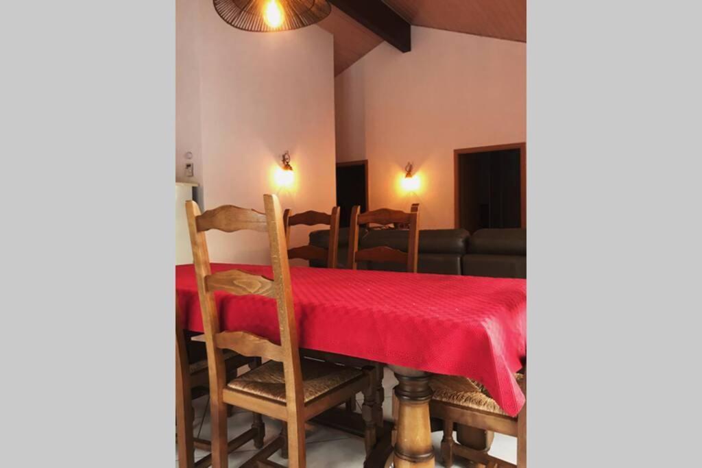 Maison Entiere Au Pied Du Plateau Du Retord 2 Chambres Sdb - Vouvray Ochiaz المظهر الخارجي الصورة